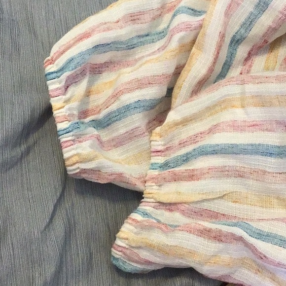 CHAPS semi sheer Summer XL blouse with cute striped pattern, worn once. - Picture 6 of 7